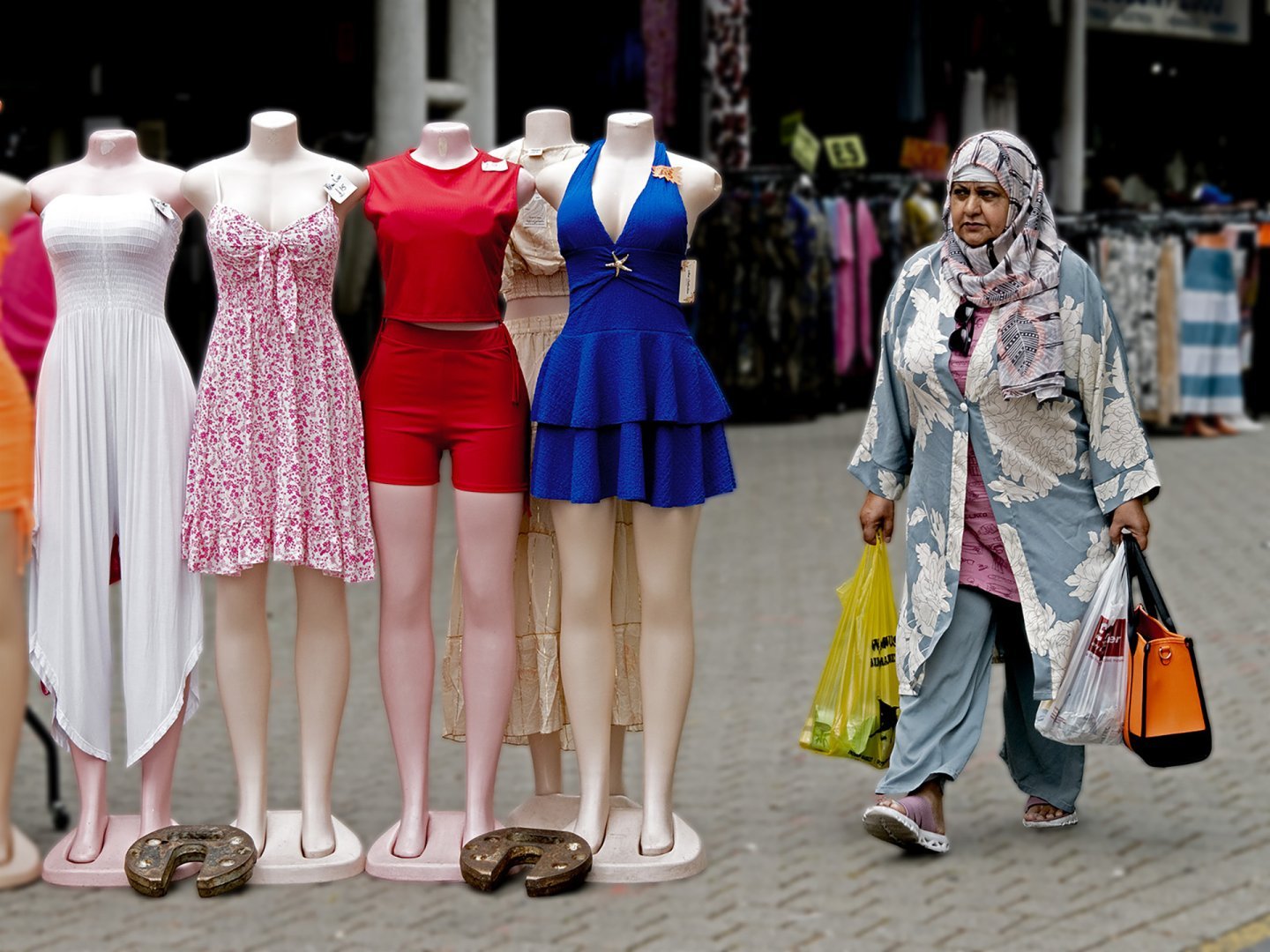 Philip_Warrington_Cultural_Contrast_d77dce1d.jpg