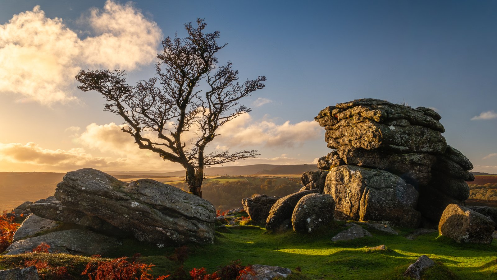 Mathew_Lodge_Dartmoor_Sunset_cea15c36.jpg