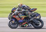 Les_Gordon_Neck-and-neck-Thruxton-racing-circuit.jpg